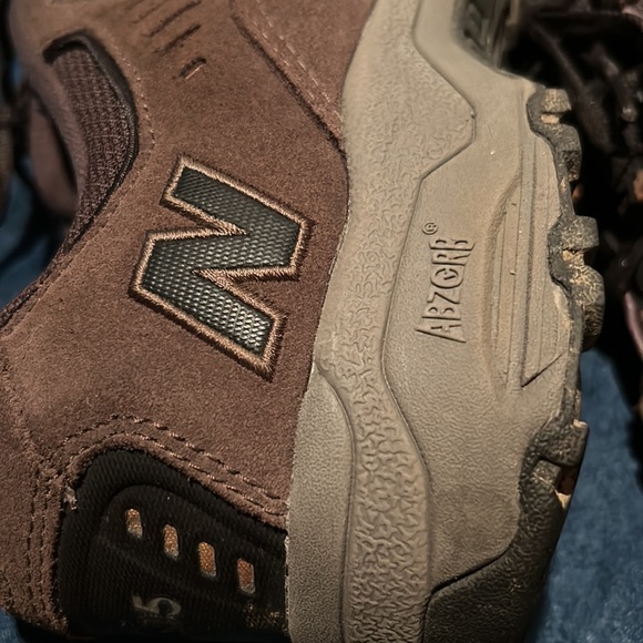 New balance men’s 605 size 12 4E(wide) in brown leather and nylon. - Picture 4 of 7